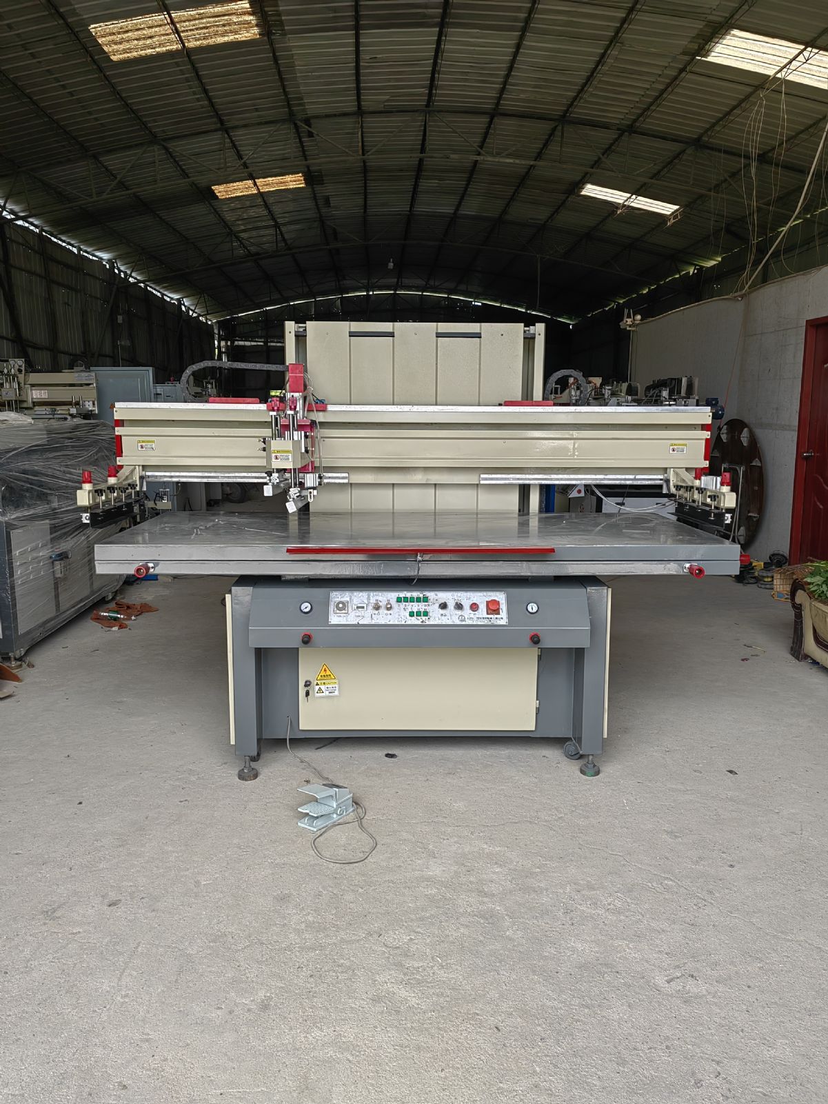 低价处理二手丝印机，全自动丝印机，无纺布丝印机，u-2