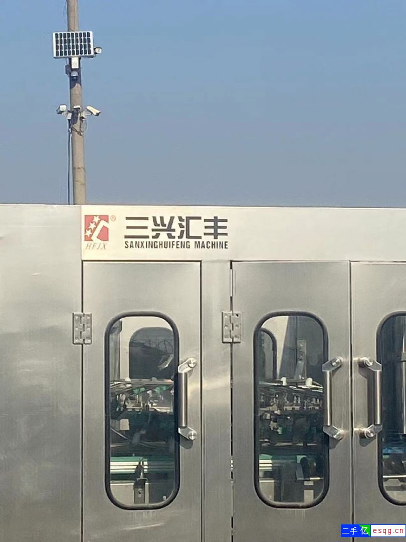 新到一台99新三兴汇丰灌装机，40头，可灌玻璃瓶，-2