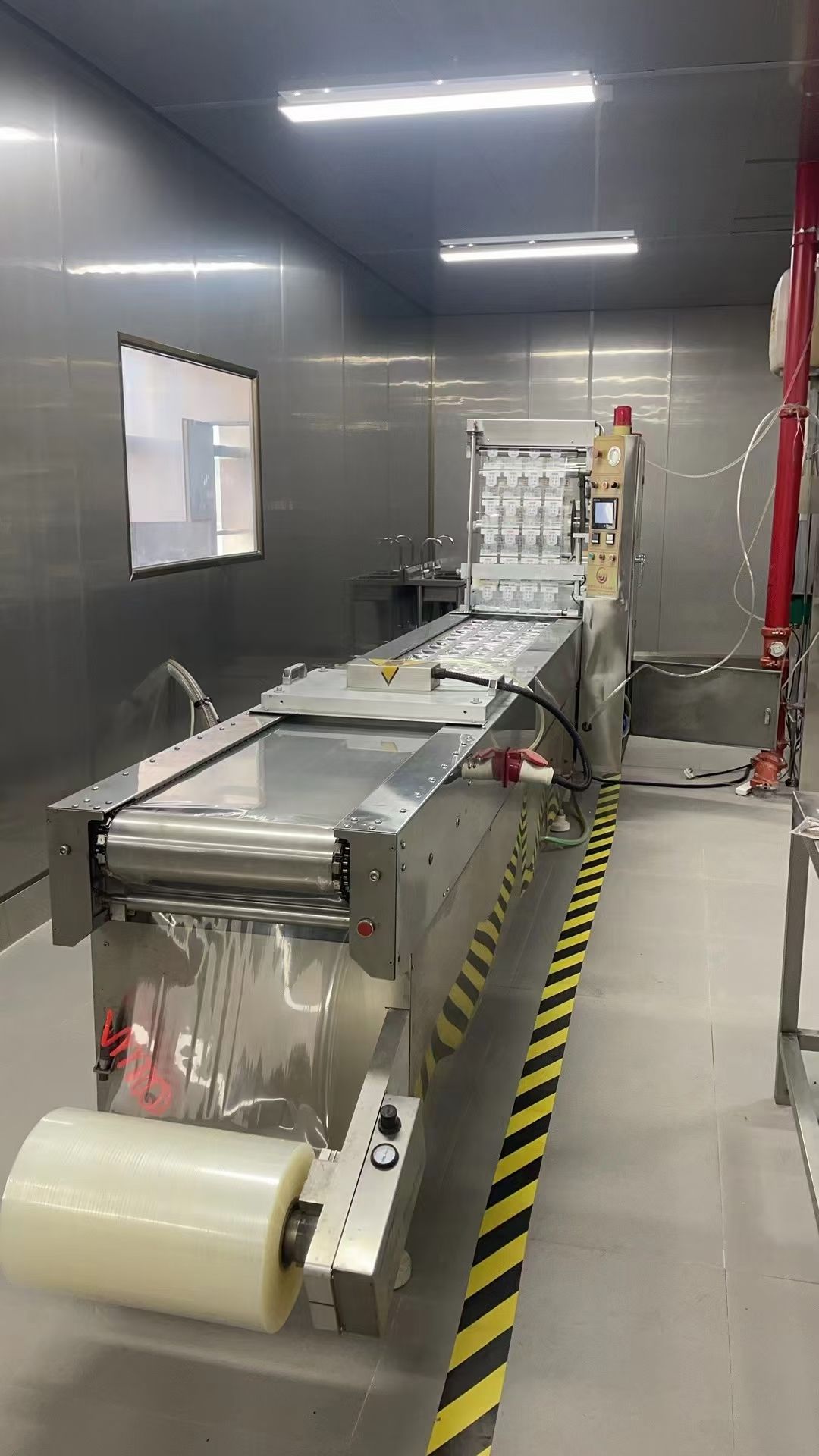 转让糍粑拉伸膜真空包装机，价格实惠正常运行，配套齐-1