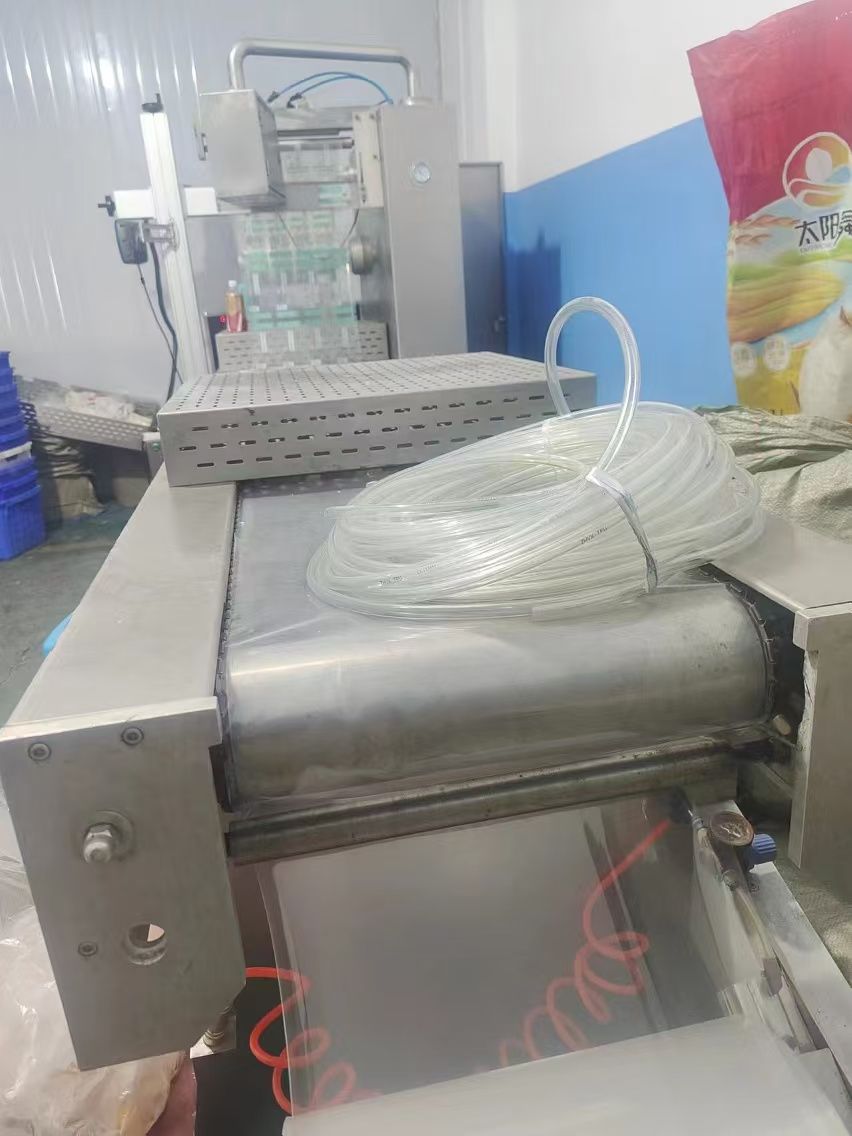 二手520型调理肉拉伸膜真空包装机，便宜卖，成色非-1