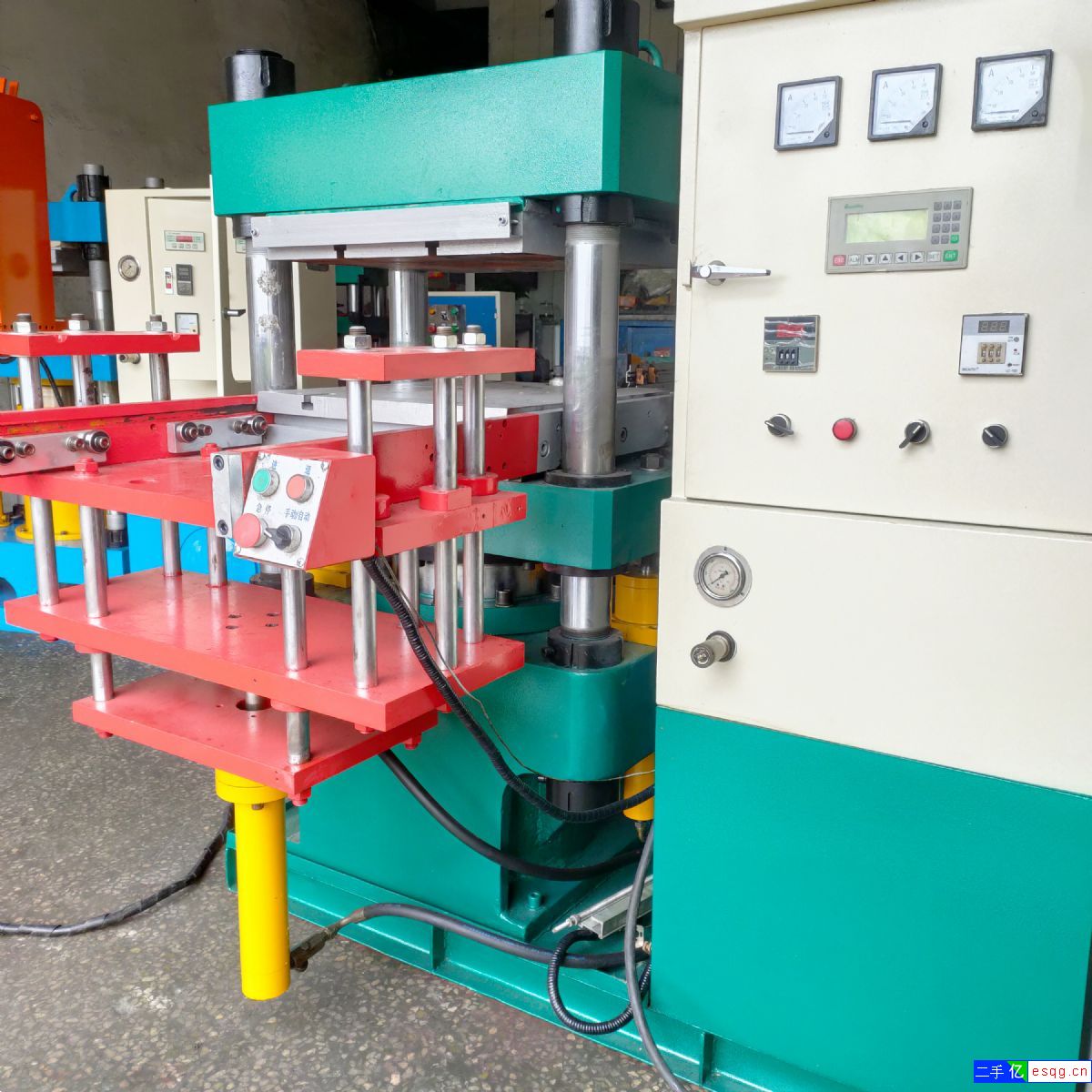 200吨二手硫化机单头带前顶推模-2