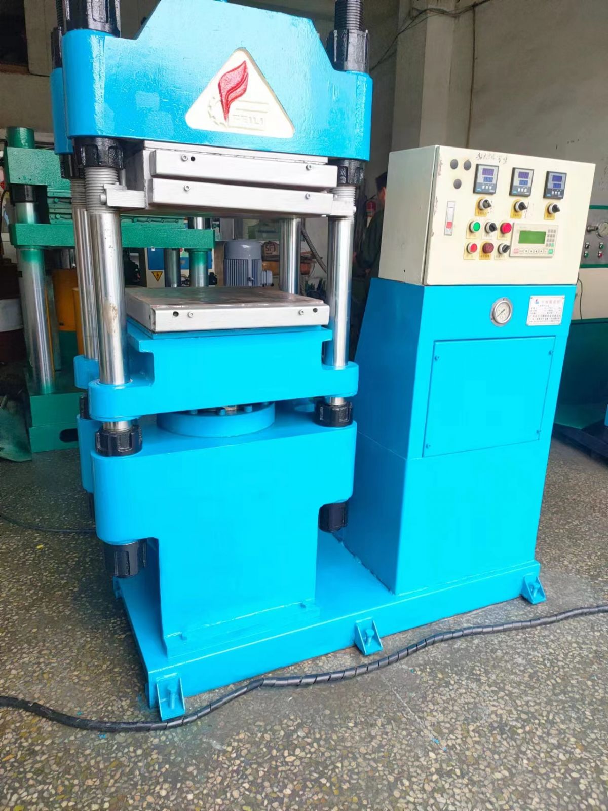 100吨二手硫化机双层-2