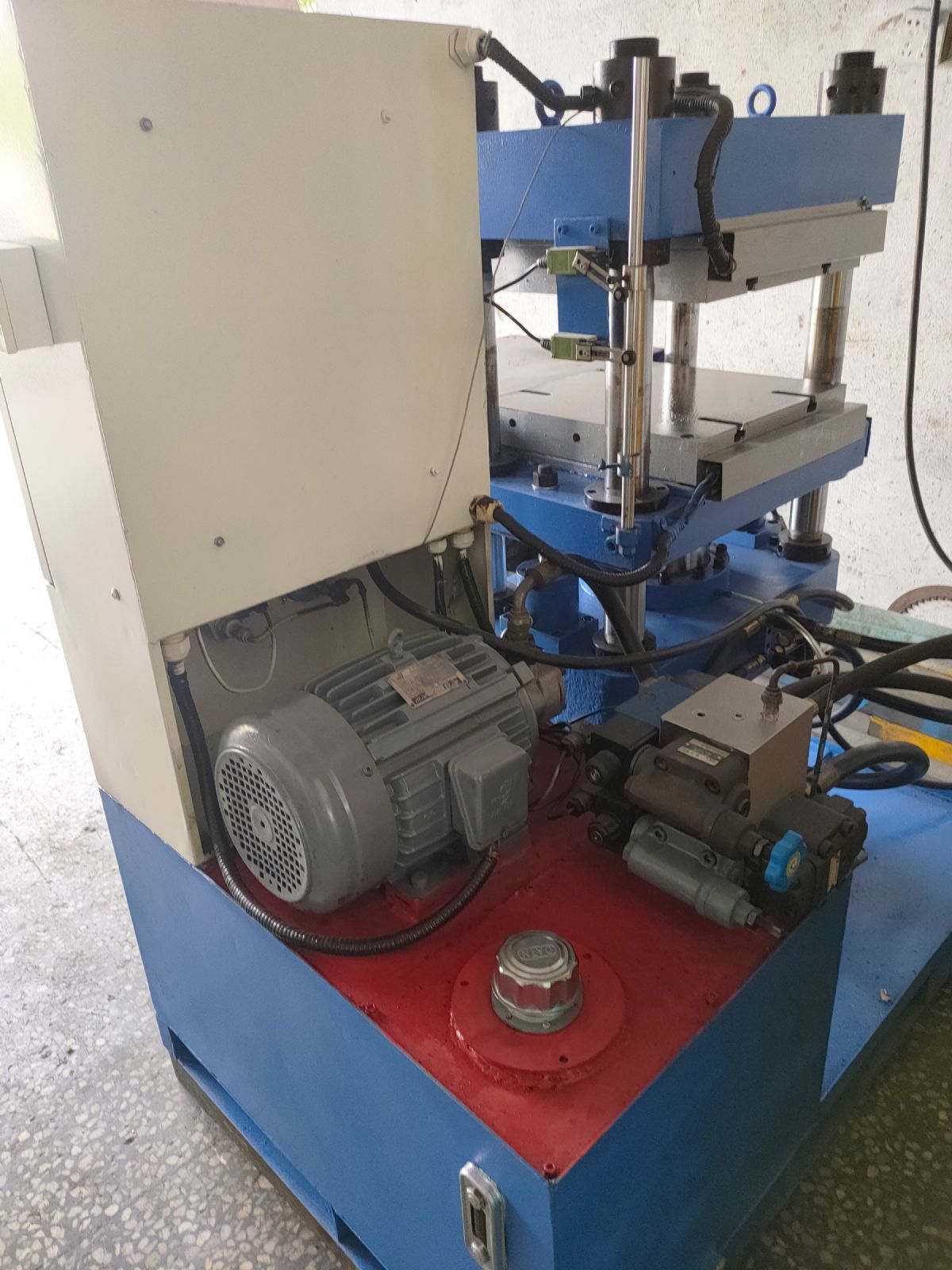 50吨二手硫化机出售-1