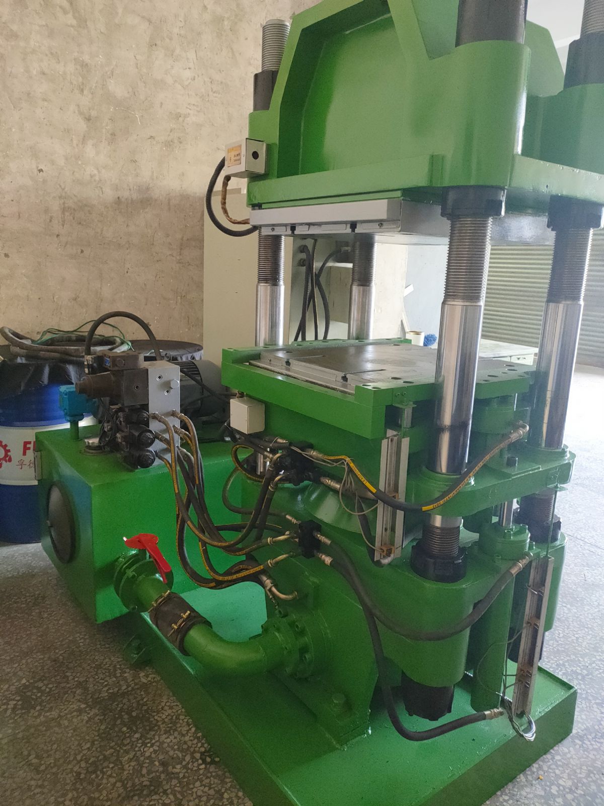 200吨二手硫化机出售-1