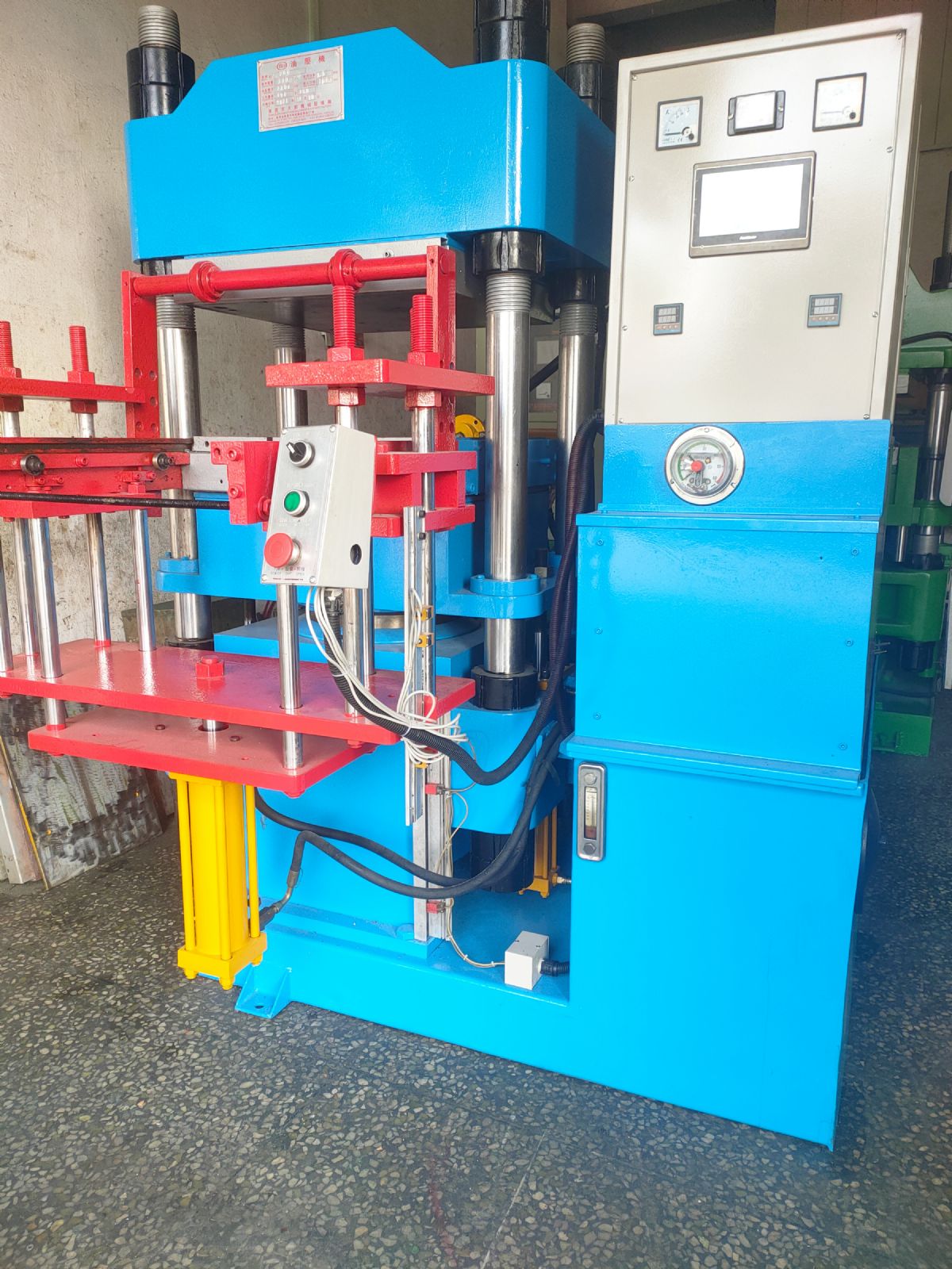 200吨硫化机出售-2