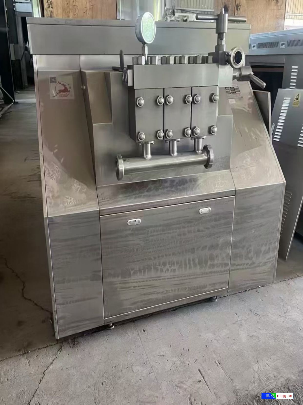 转让上海申鹿10吨流量40压力饮料乳品均质机-2