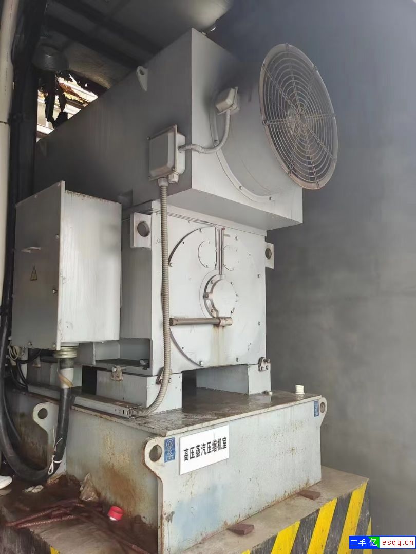 二手8吨MVR钛材蒸发器在位出售-1