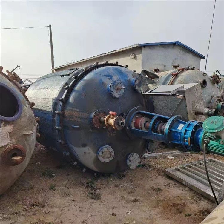 转让9成新二手2000L3000L搪瓷反应釜多台 -1