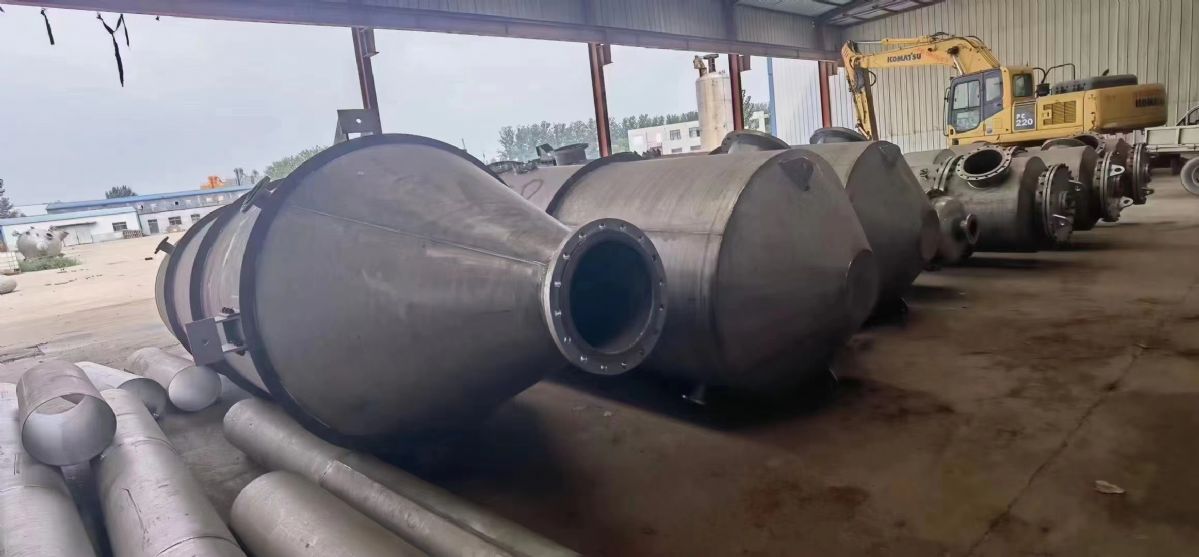 转让全新三效强制循环全钛材蒸发器一套，折流板都是钛-2