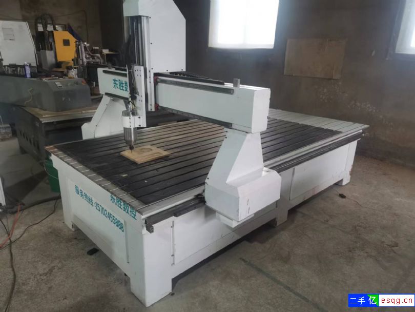 二手广告雕刻机3台处理-1