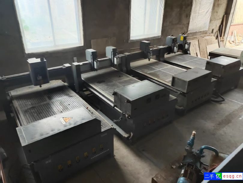 二手雕刻机低价处理三台-1