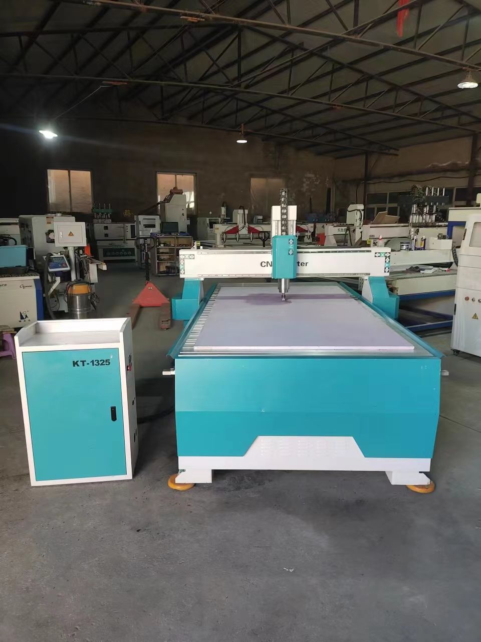 22年出厂1325雕刻机一台-1