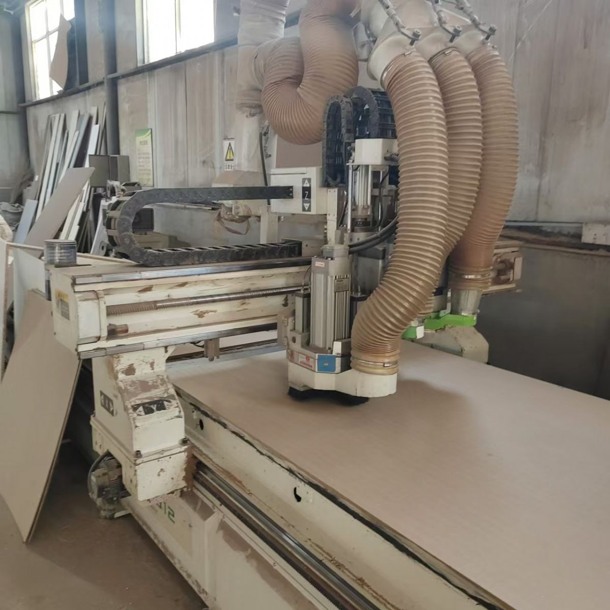 处理南兴双工位雕刻机一台-1