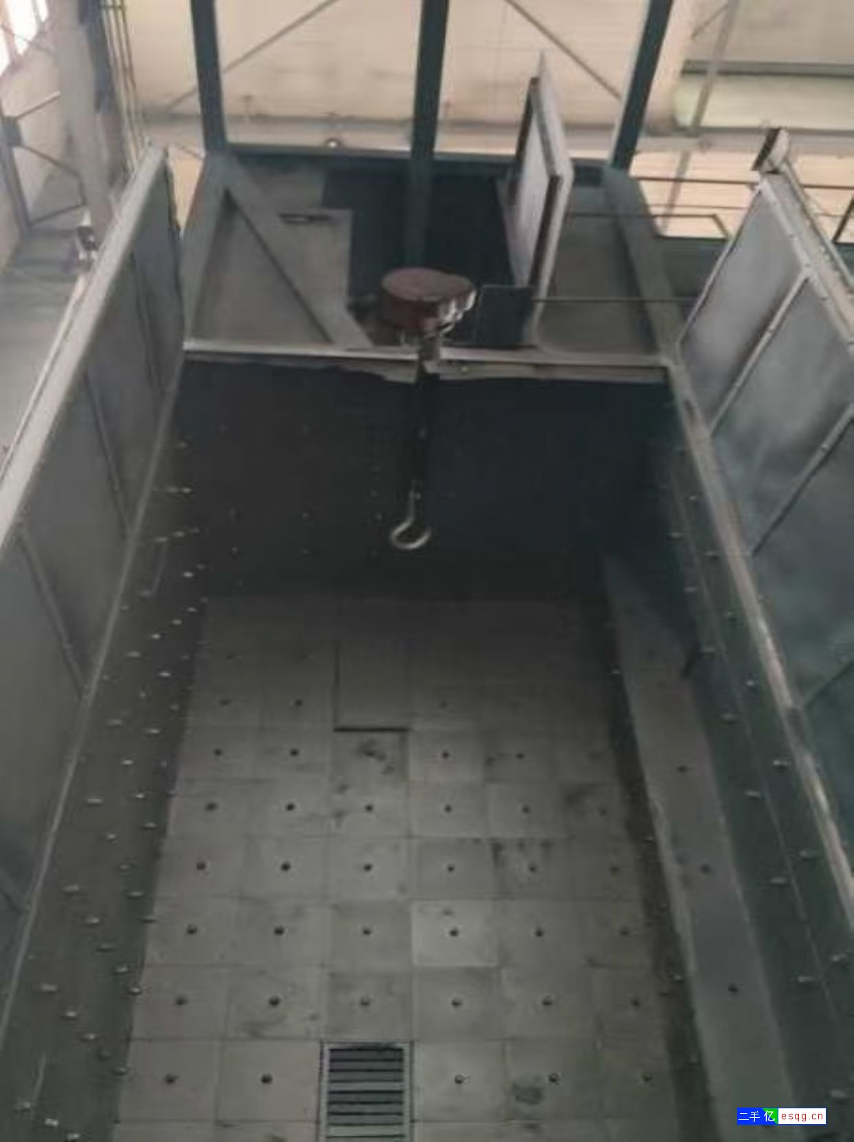 转让二手宽3米高5米吊勾式抛丸机-3