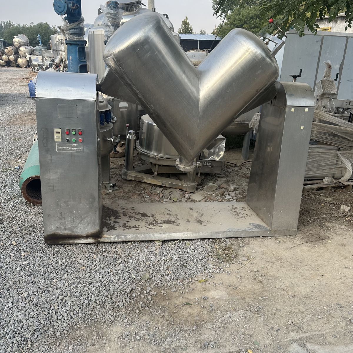 出售二手锥形混合机、螺带混合机、二维混合机、三维混-1