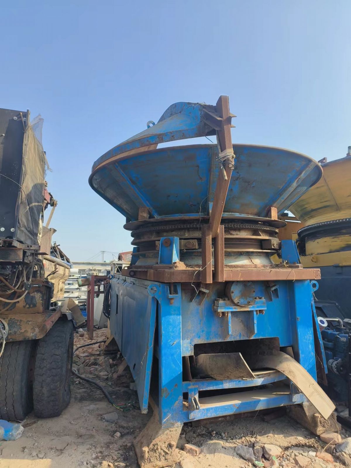 闲置转让3600型圆盘破碎机-2