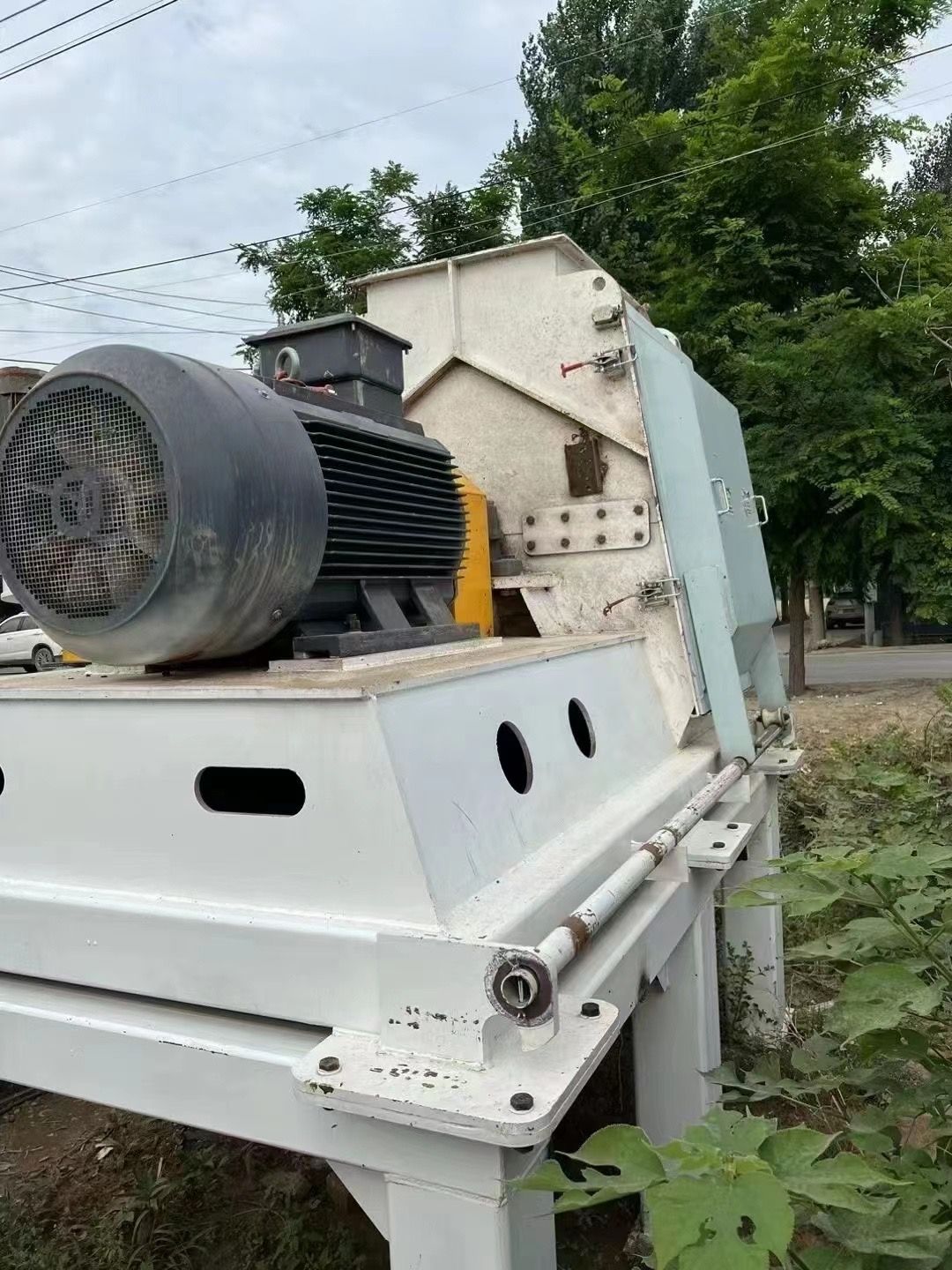 转让160千瓦高效粉碎机 二手饲料粉碎机-1