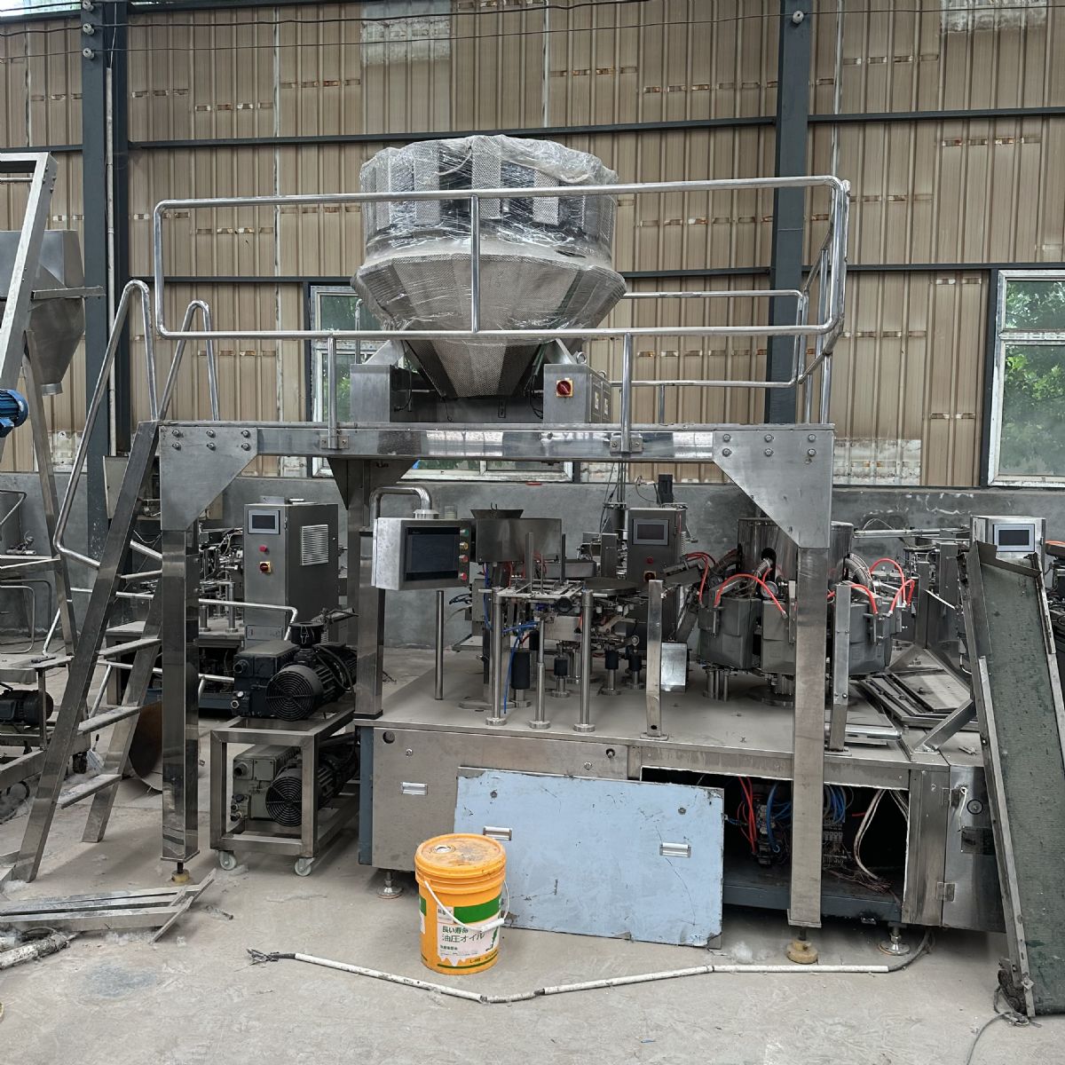 闲置转让14头称瑞志给袋式真空包装机-1