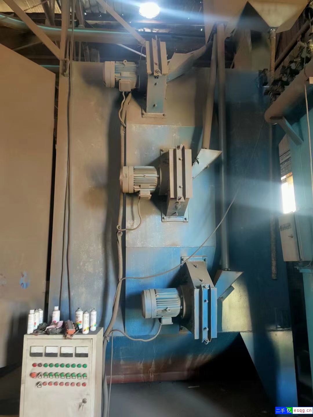 抛丸机出售二手吊钩2.3✘3米，价格不高需要-2