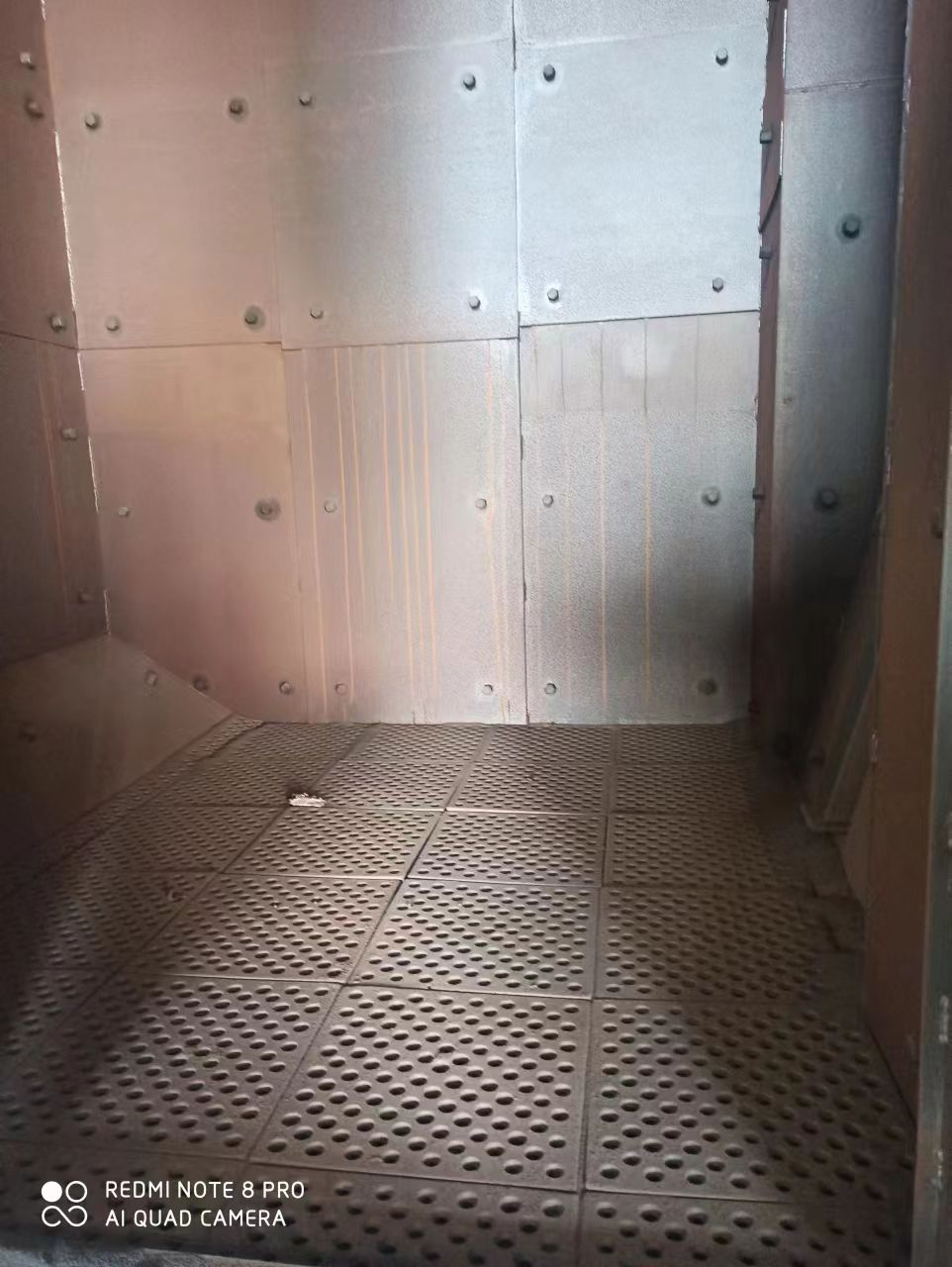 抛丸机宽两米二，高三米二，四个抛丸器，青岛产，低价-2