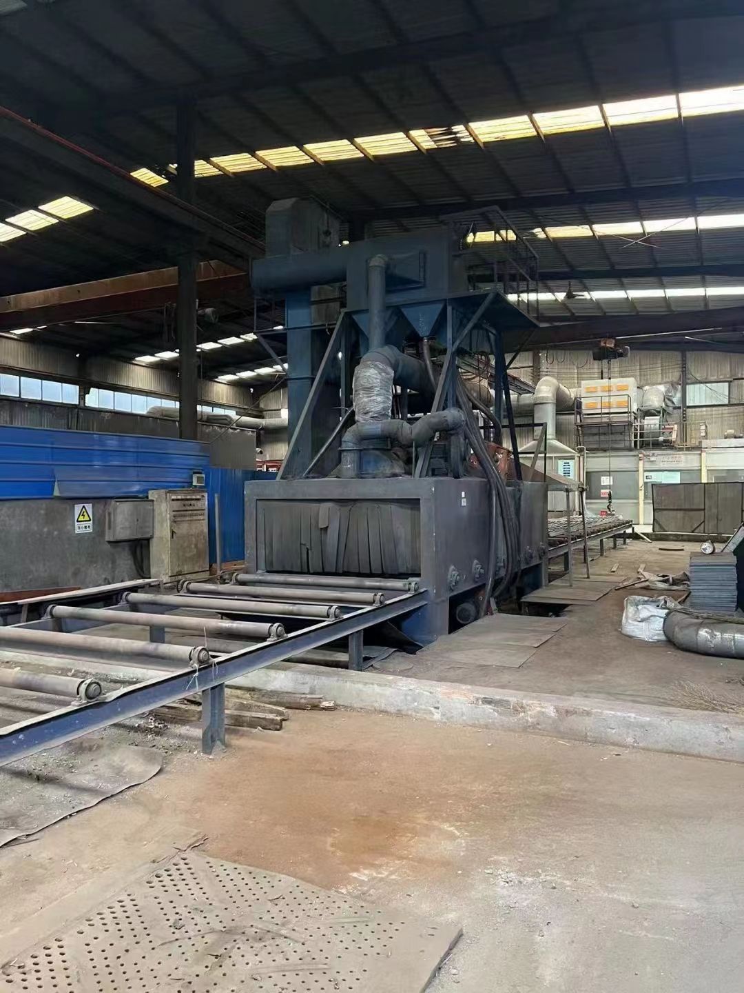 抛丸机宽两米，高八百，六个抛丸器，低价出售-1