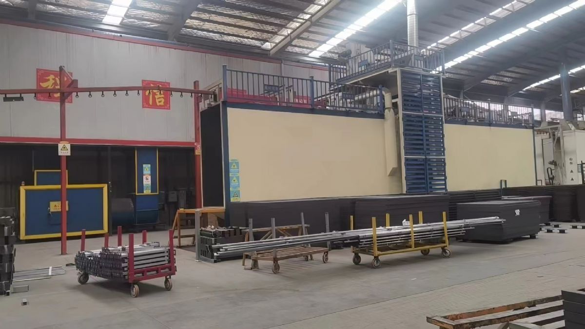 宽一米四，高两米八，悬链通过抛丸机低价出售-1