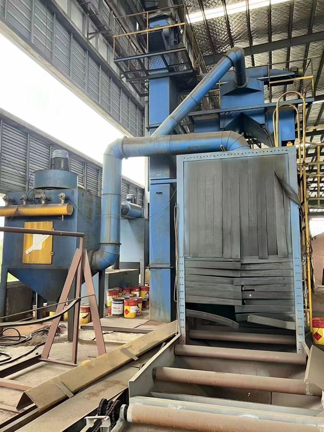 1527钢结构专用抛丸机抛头十台11千瓦托辊每边2-2