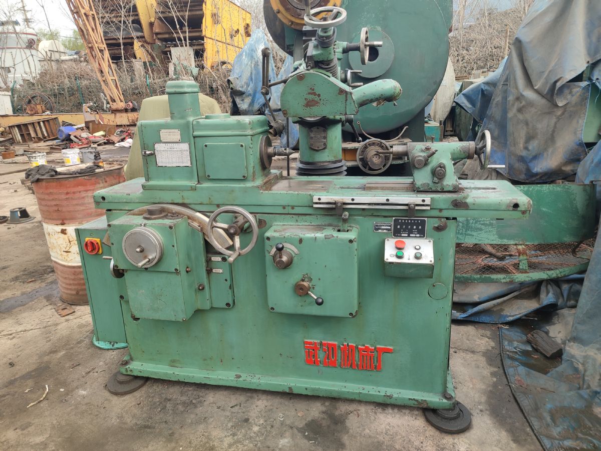 转让武汉滚刀刃磨床M6420D-1