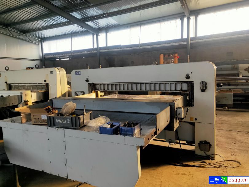 转让戴氏2米液压双轨切纸机一台，原装伺服程控-2