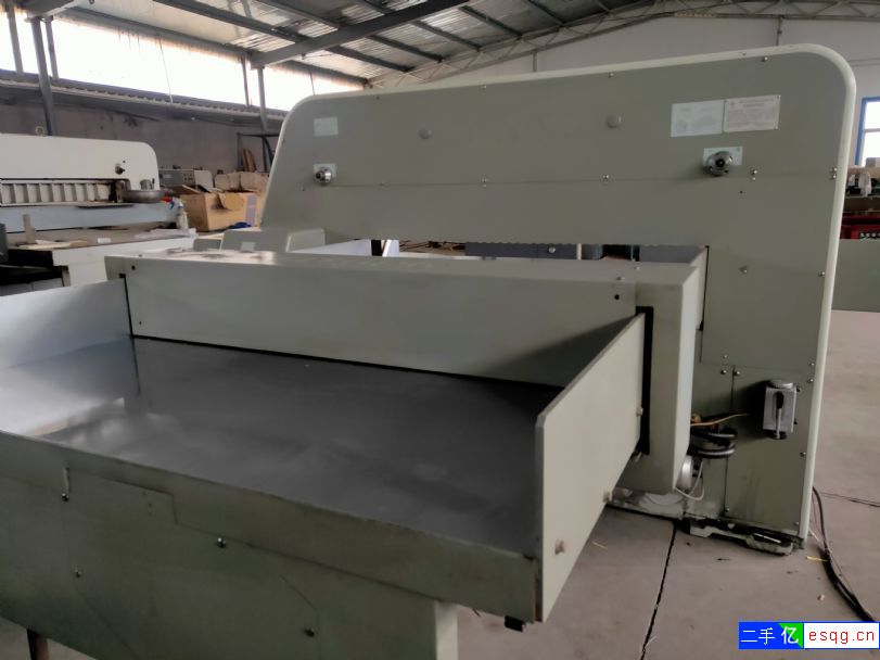 2014年德阳利通1370L3切纸机一台-1