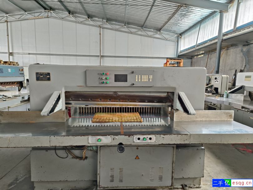 转让上海申威达1300切纸机一台-2