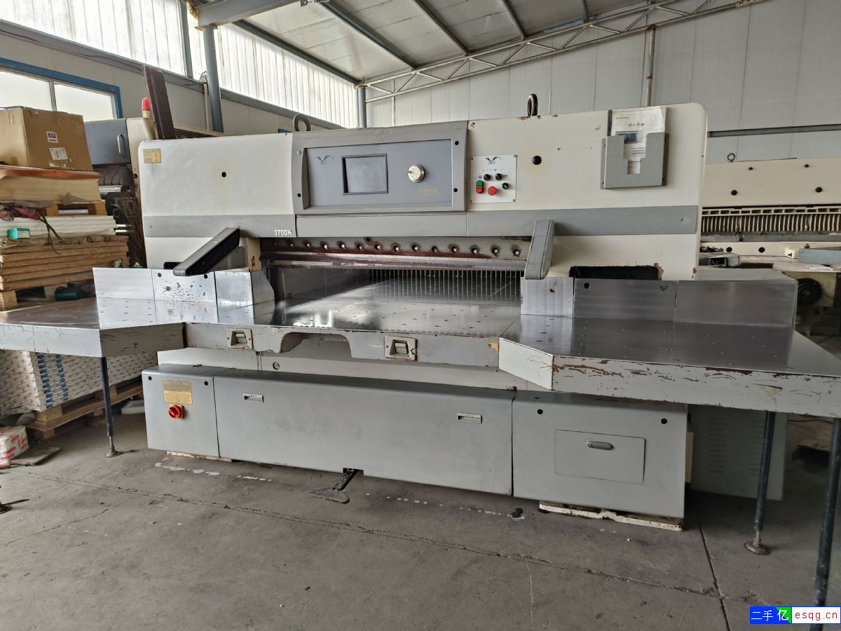 转让大鹏1370双涡轮,双轨,伺服程控切纸机一台-2