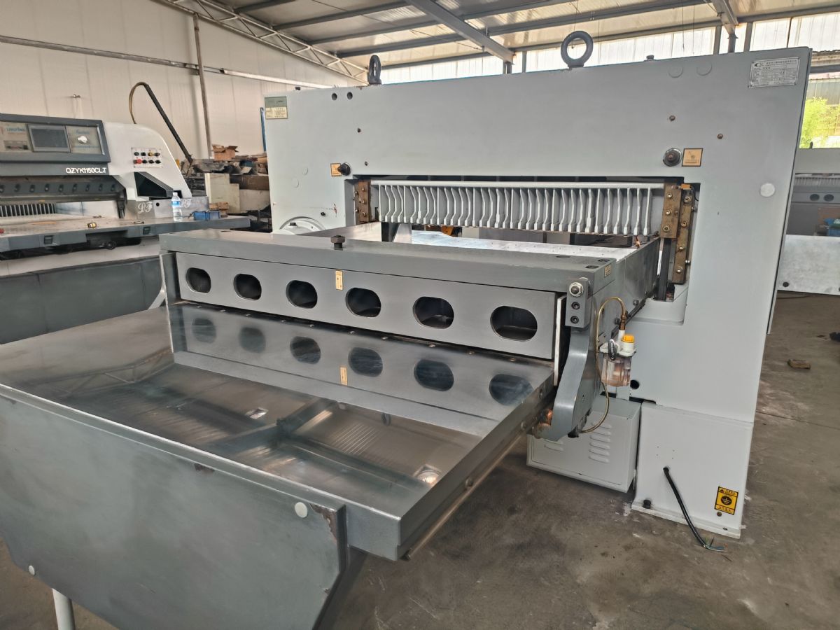 转让2021年大鹏双液压1300新款切纸机一台-2