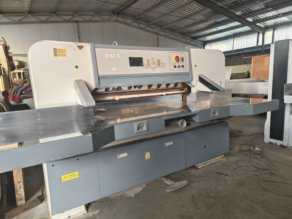 转让戴氏1300双轨切纸机一台-2