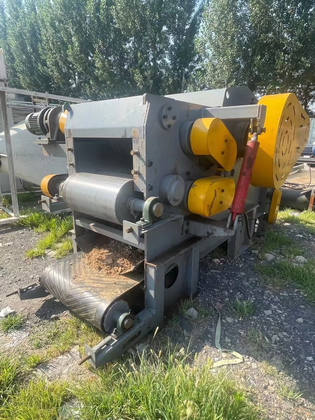 转让多台二手木材削片机，设备配套齐全，多种型号可选-1