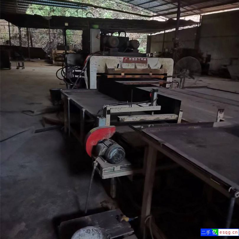 2020联翔产热压机压板开槽.带四个小拼台3压2热-2