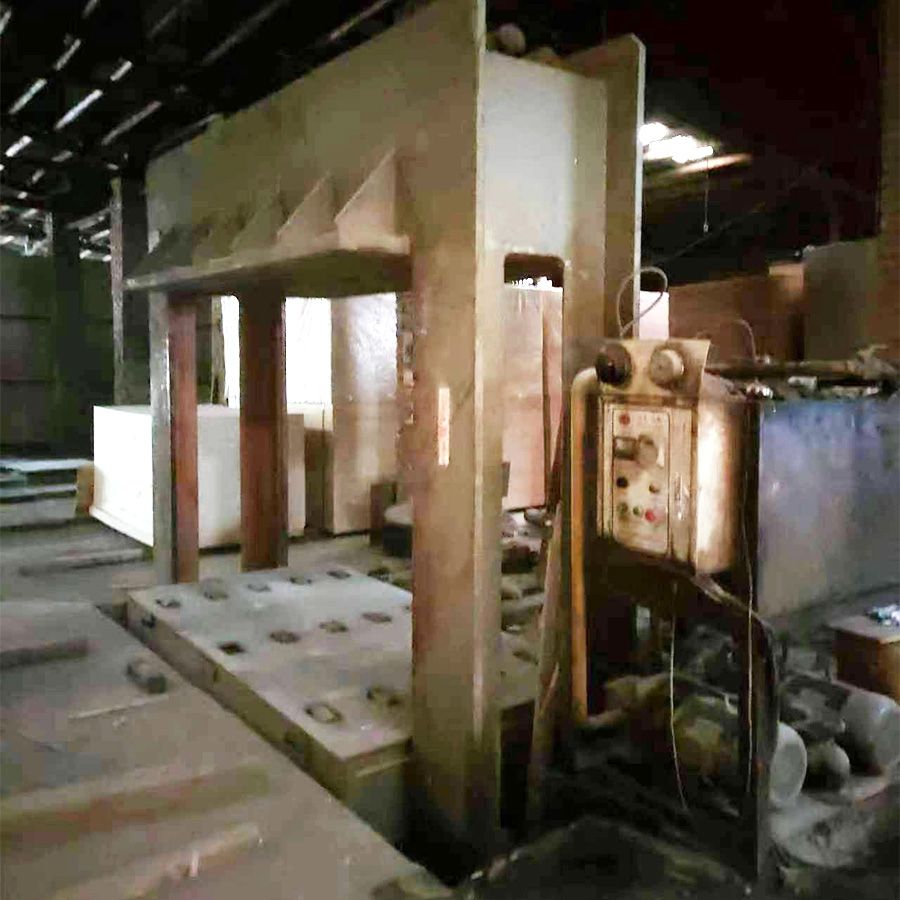 转让二手冷压机4x8尺 临沂瑞达产 开口1.8米-1