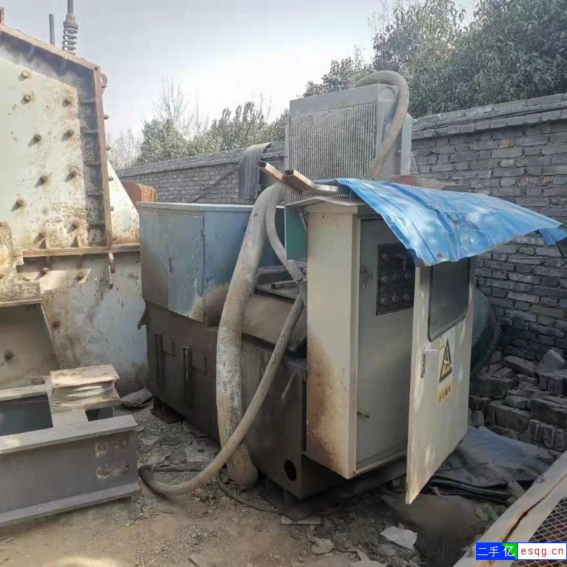 出售九成新二手上海世邦300多缸液压圆锥破碎机-2