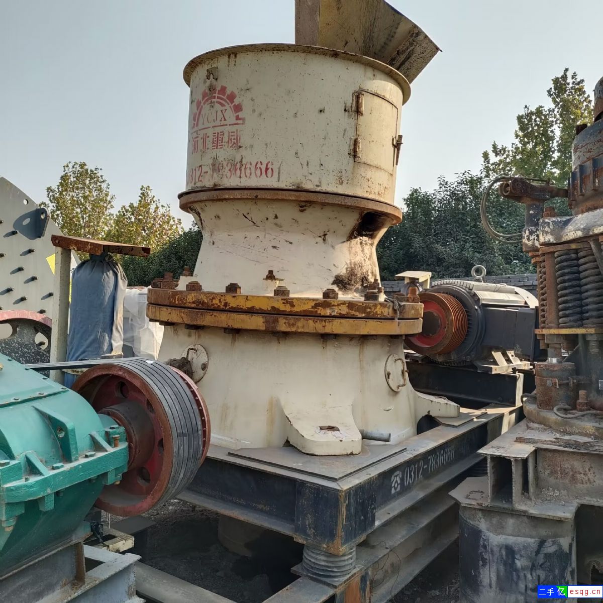 出售二手九成新重威330单缸圆锥破碎机-1