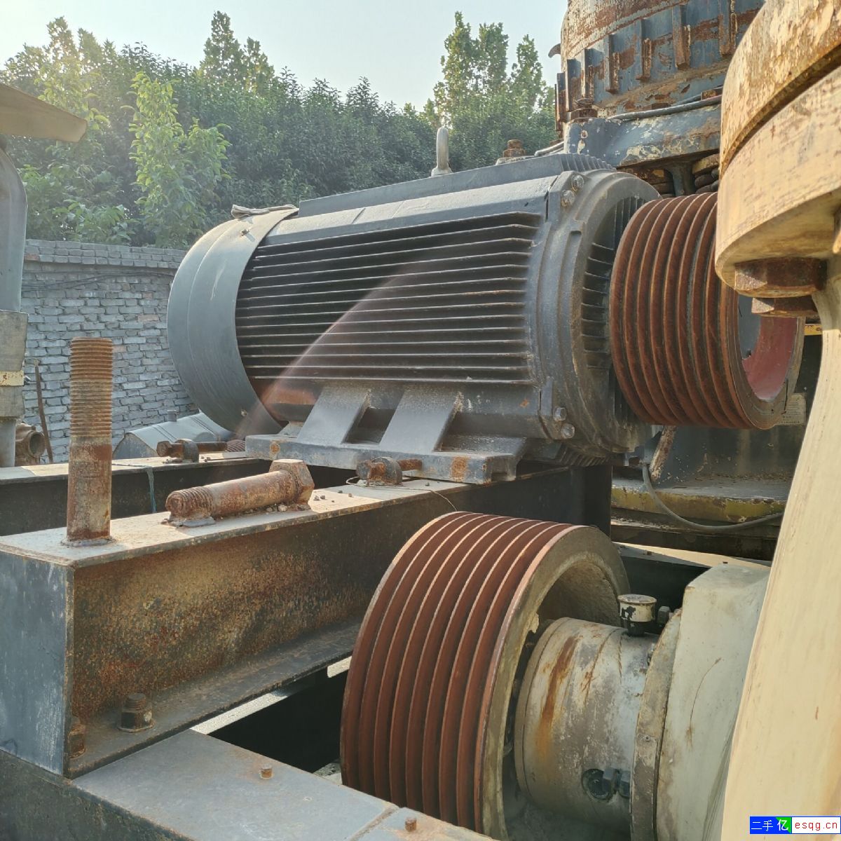 出售二手九成新重威330单缸圆锥破碎机-2