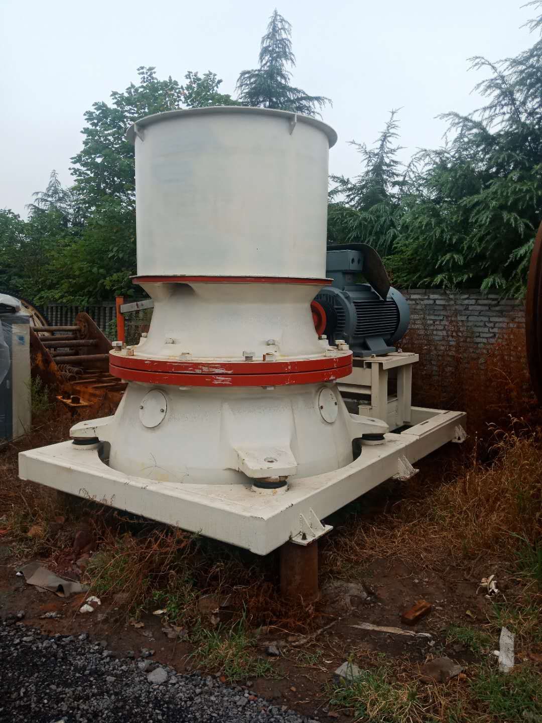 出售二手九成新浙江钛山300单缸圆锥破碎机-2