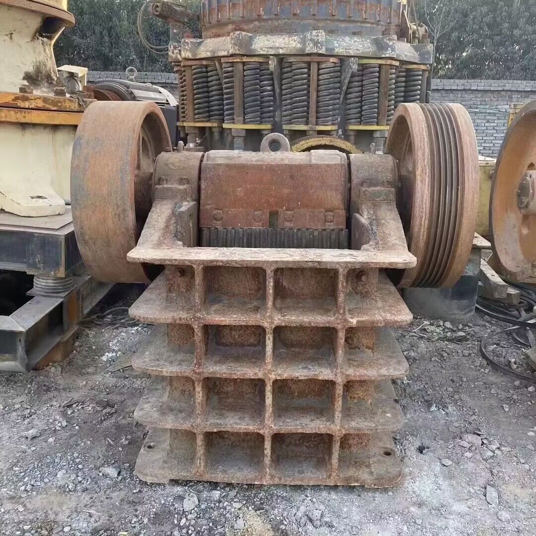 二手九成新350X750韶关双拳鄂式破碎机-1