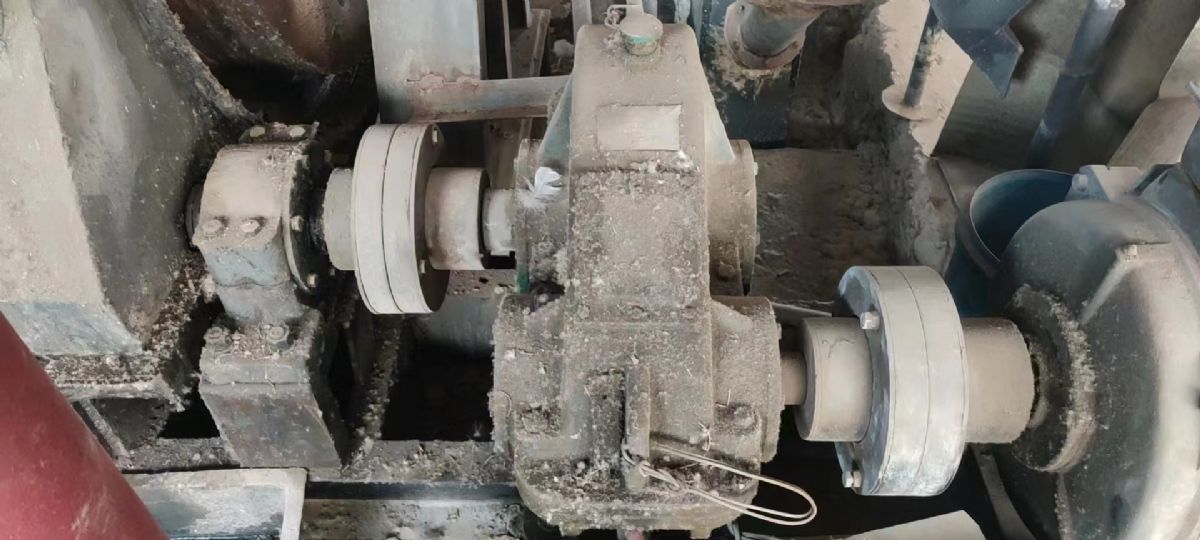 二手九成1.4x4.8米高铝衬板球磨机-1