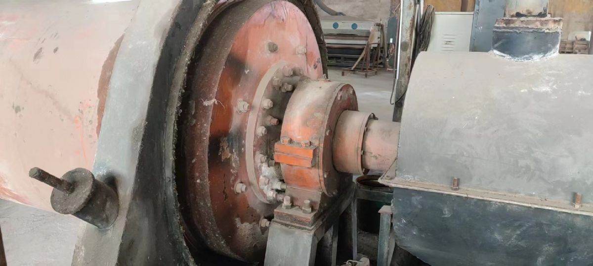 二手九成1.4x4.8米高铝衬板球磨机-2