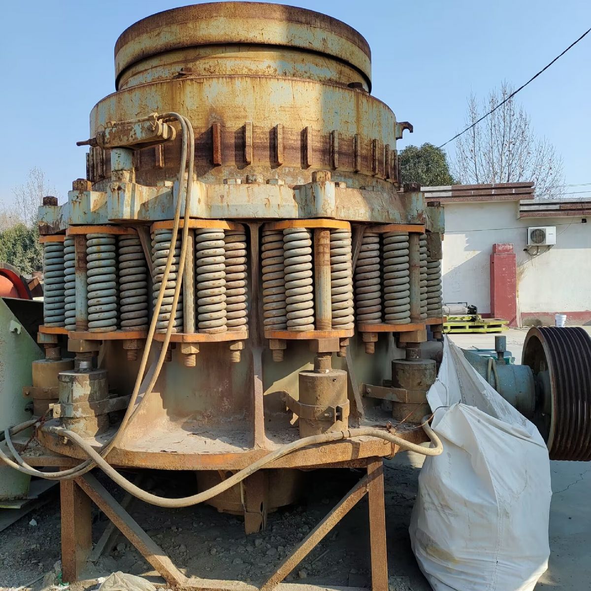 二手九成新双金SJ1400型弹簧圆锥破碎机 砂石线-1