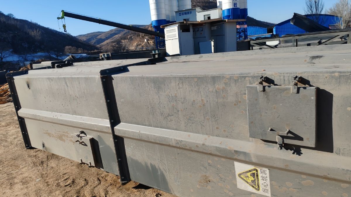 二手九成新NE50板链斗式提升机 散装物料垂直输送-1