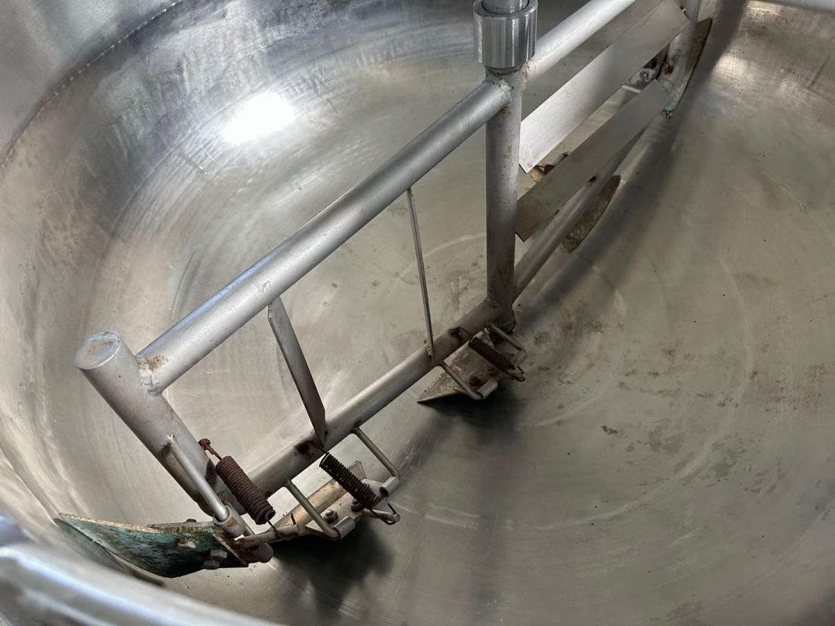 转让二手燃气夹层锅 一台容积500L带搅拌燃气夹层-2