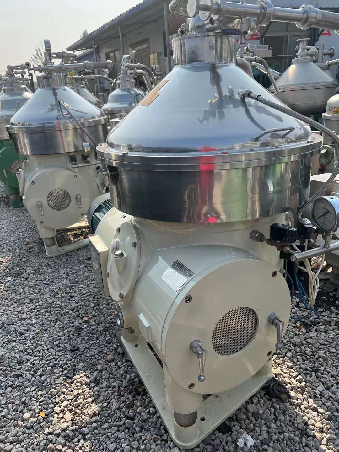 转让二手蝶式分离机 两台江苏巨能产DBY311蝶式-1