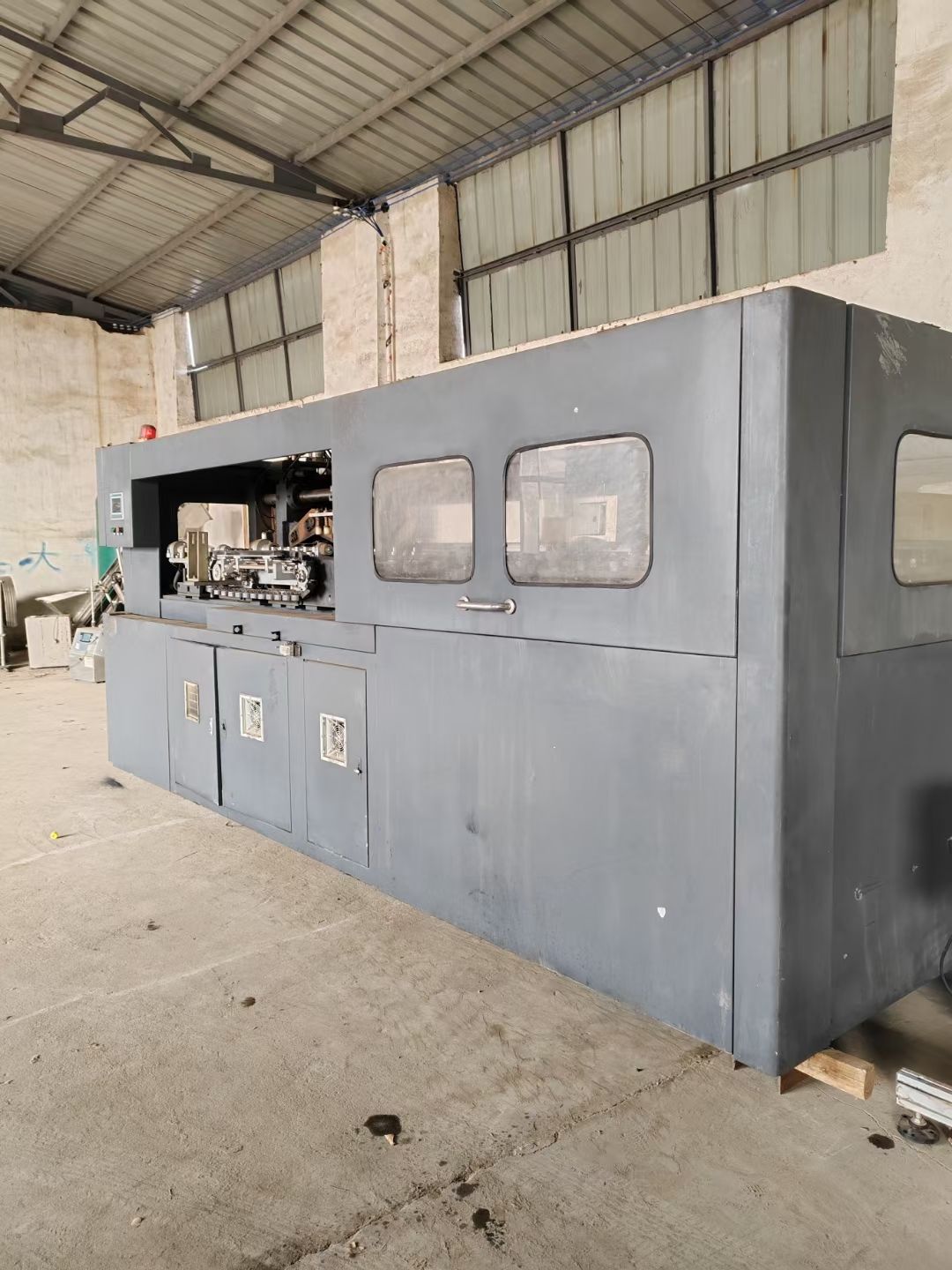 转让二手吹瓶机 一套广东中山产全自动一出六吹瓶机-2