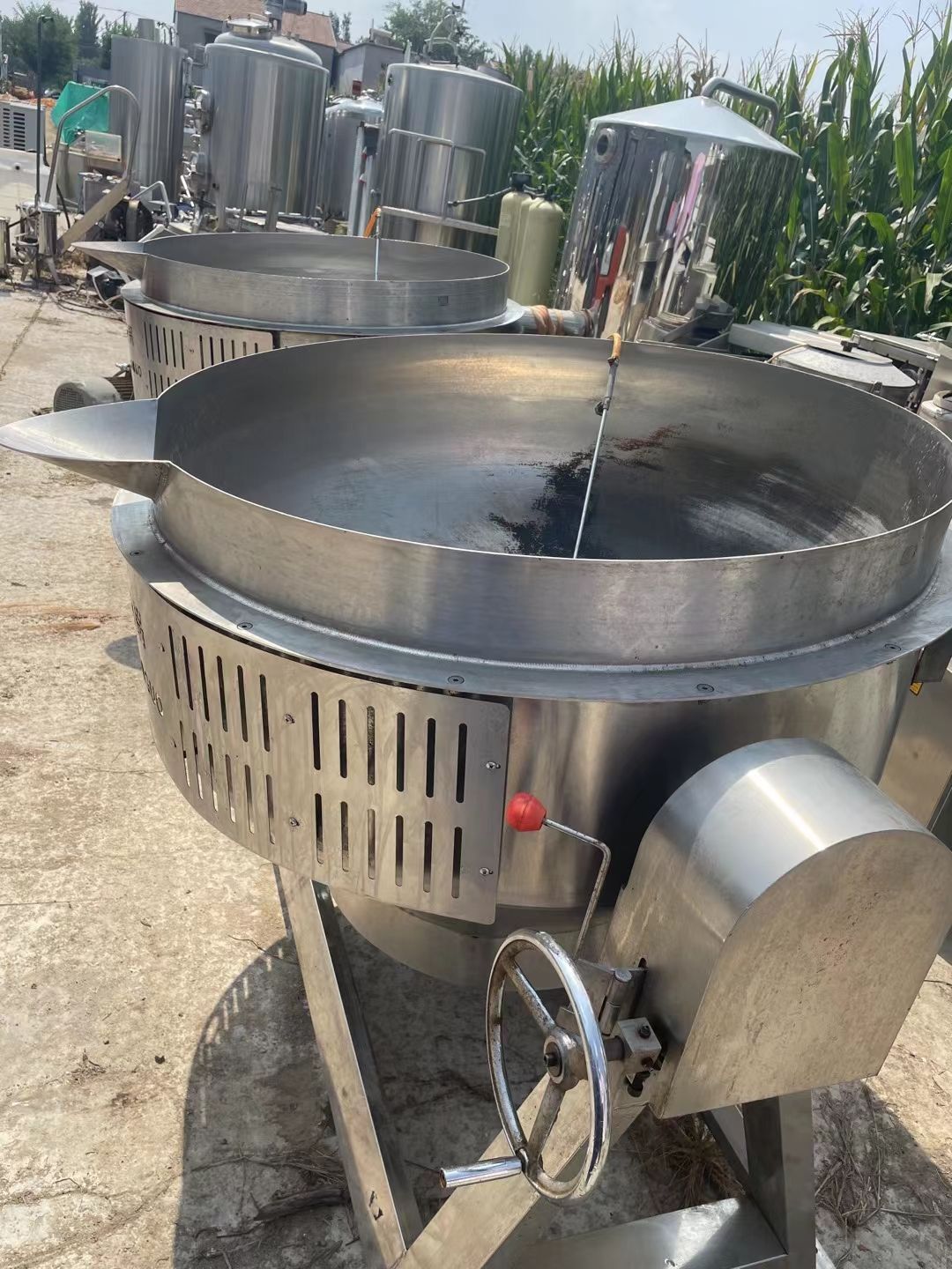 转让二手燃气夹层锅 两台容积400L燃气加热倾斜夹-1